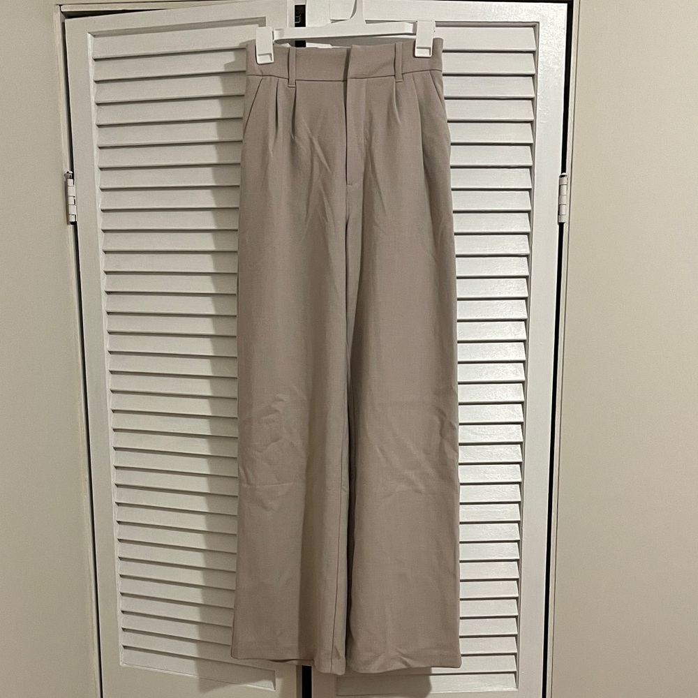 Abercrombie & Fitch Wide Leg Dress Pants in Taupe